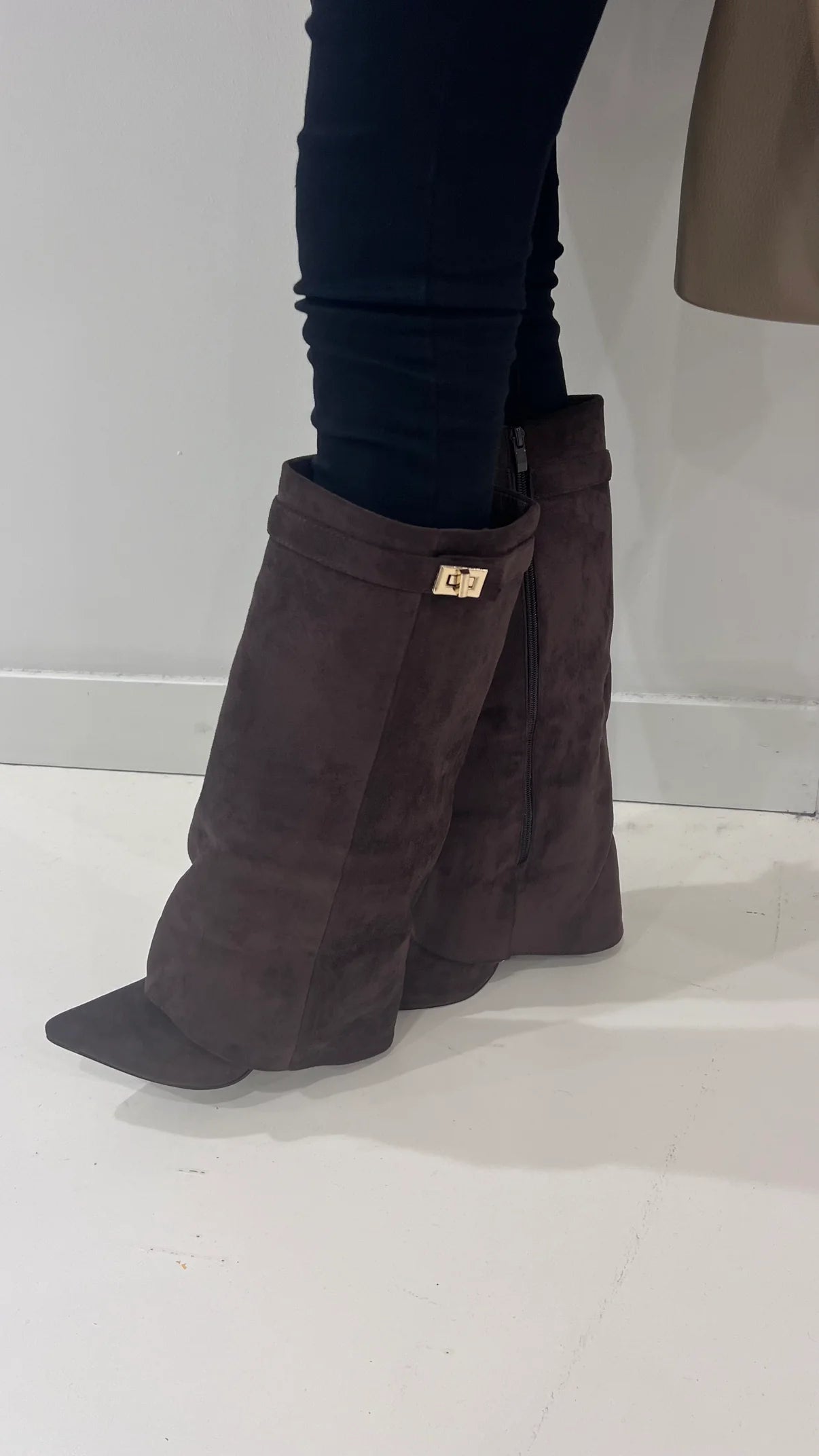 Nova™ | Virala Statementboots med Stil & Attityd