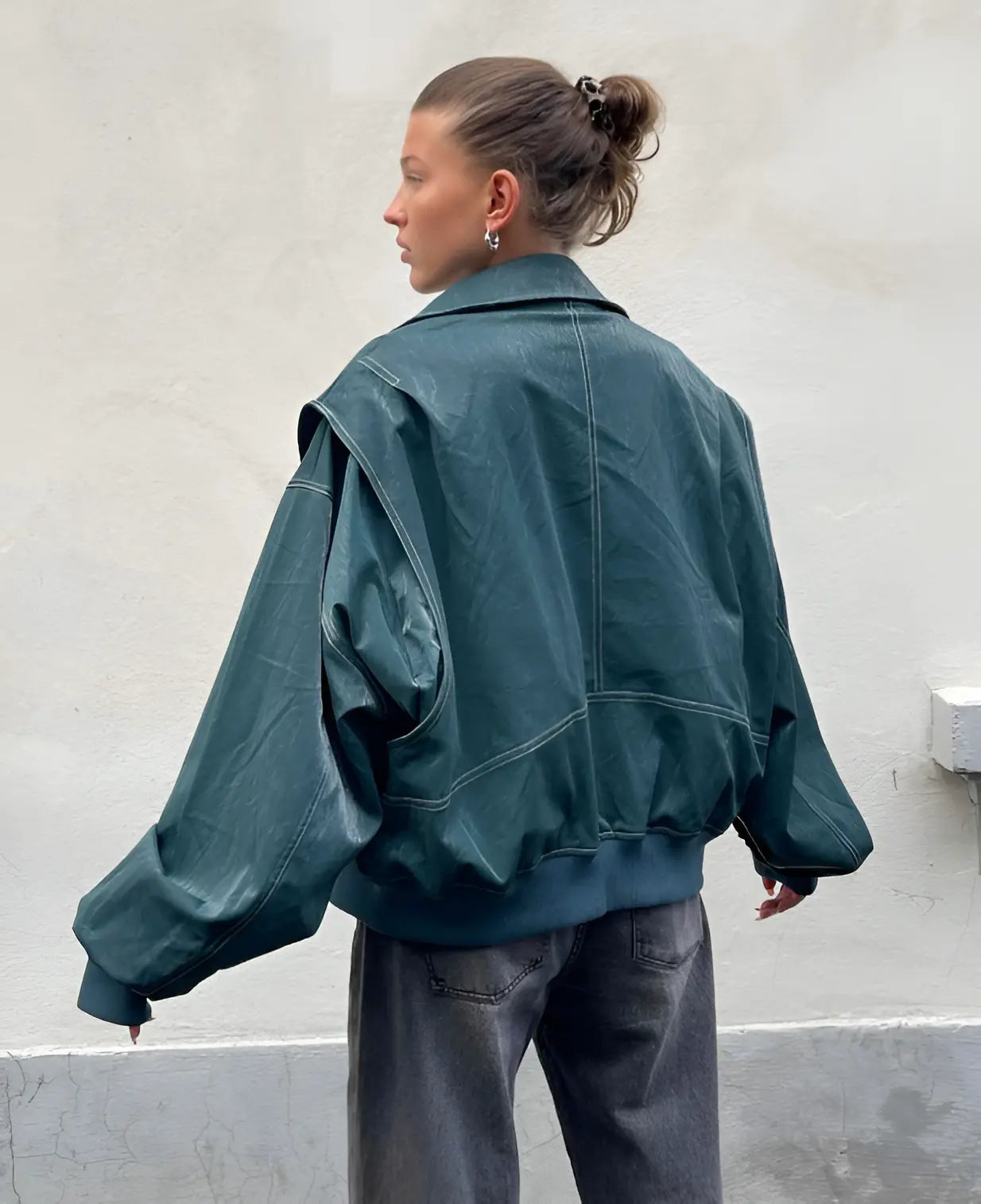 Faye™ | Statementröd Powerjacka för Maximal Stil