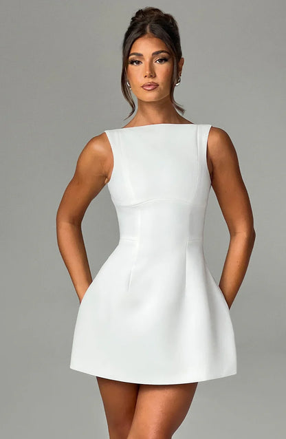 Lysende™ | Minimalistisk Klänning med Tidlös Elegans