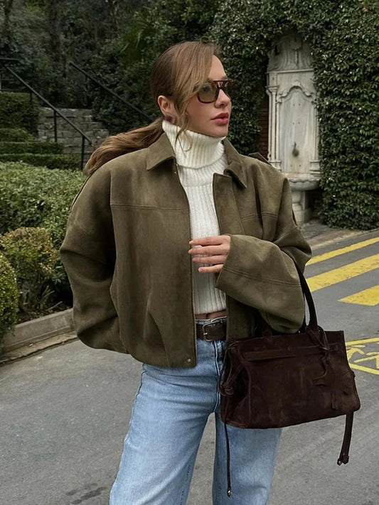 Evergreen Suede Bomber™ | Lyxig mockajacka för varje tillfälle